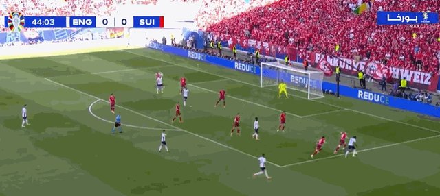 1720284416921060081.gif 萨卡精彩突破.gif