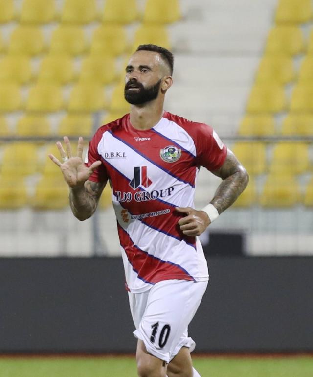 乐鱼体育游戏-马来西亚归化第3名球员成功 本月参加国家队集训